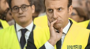 Macron jaune